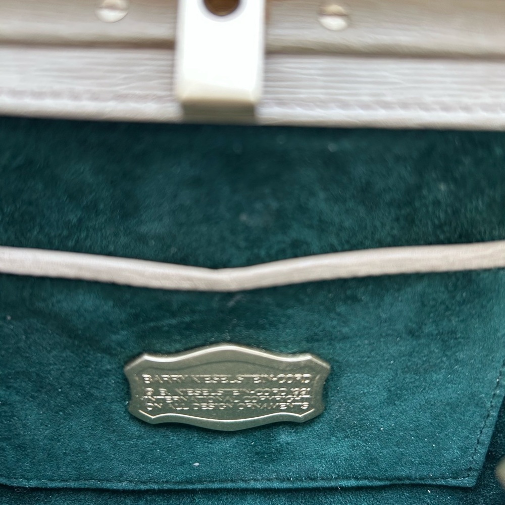🤍 Kieselstein-Cord Vintage Ivory White Leather Frame Bag with Alligator Clasp - Picture 3 of 9